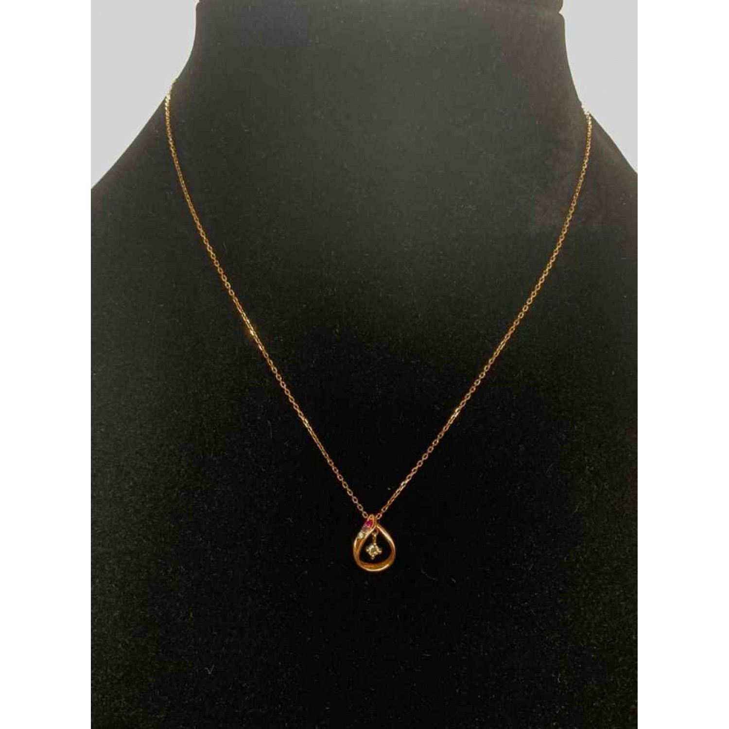 10K Gold Broad Teardrop Pendant Chain 
