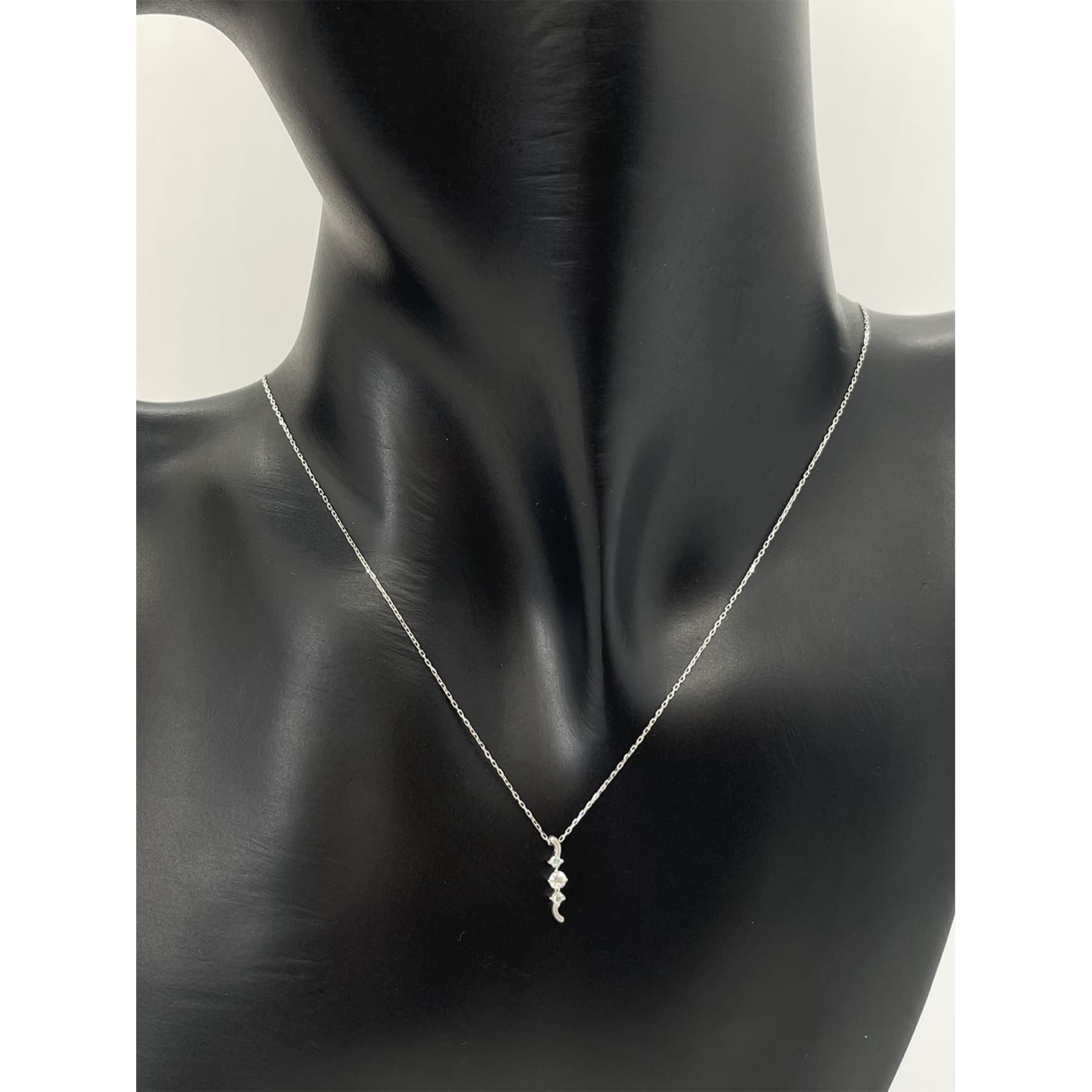 Mirroring Trunk Upside-Down Gold Chain
